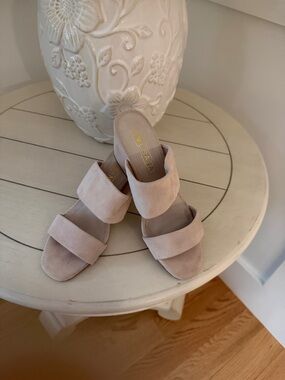Sol Sana Tina Mule in Rose Quartz Suede Sandals 37